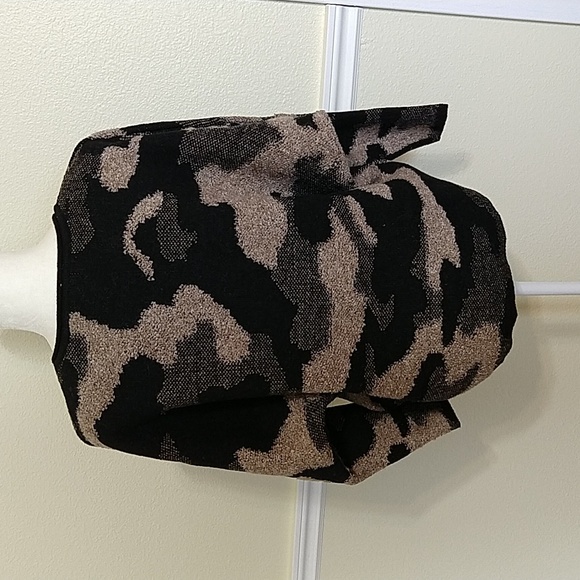 🆕 Greige Dolman Sweater - Picture 3 of 5